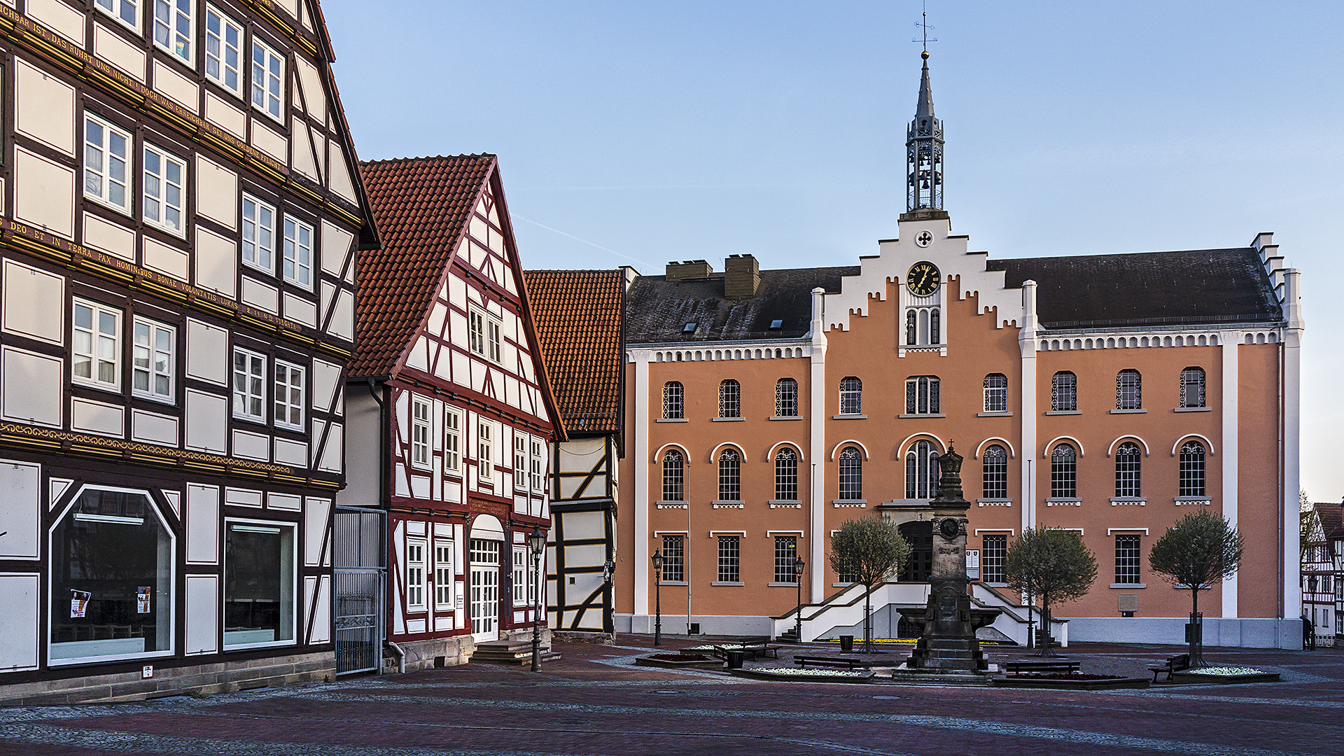 HOFGEISMAR, Rathaus am Marktplatz