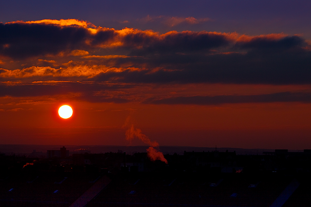 Hofhaltung bei Sonnenuntergang (3)