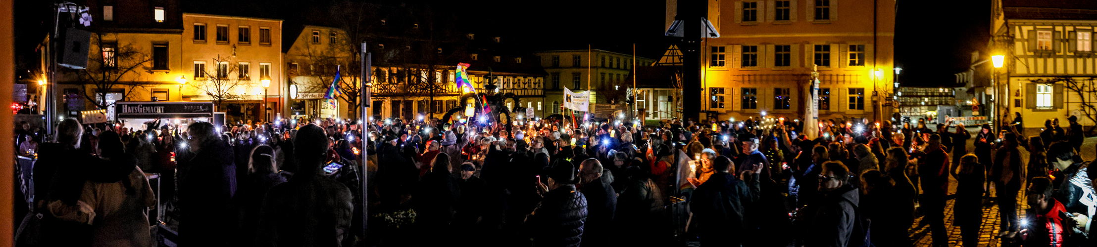 "Hofheim: Lichtermeer für Demokratie"