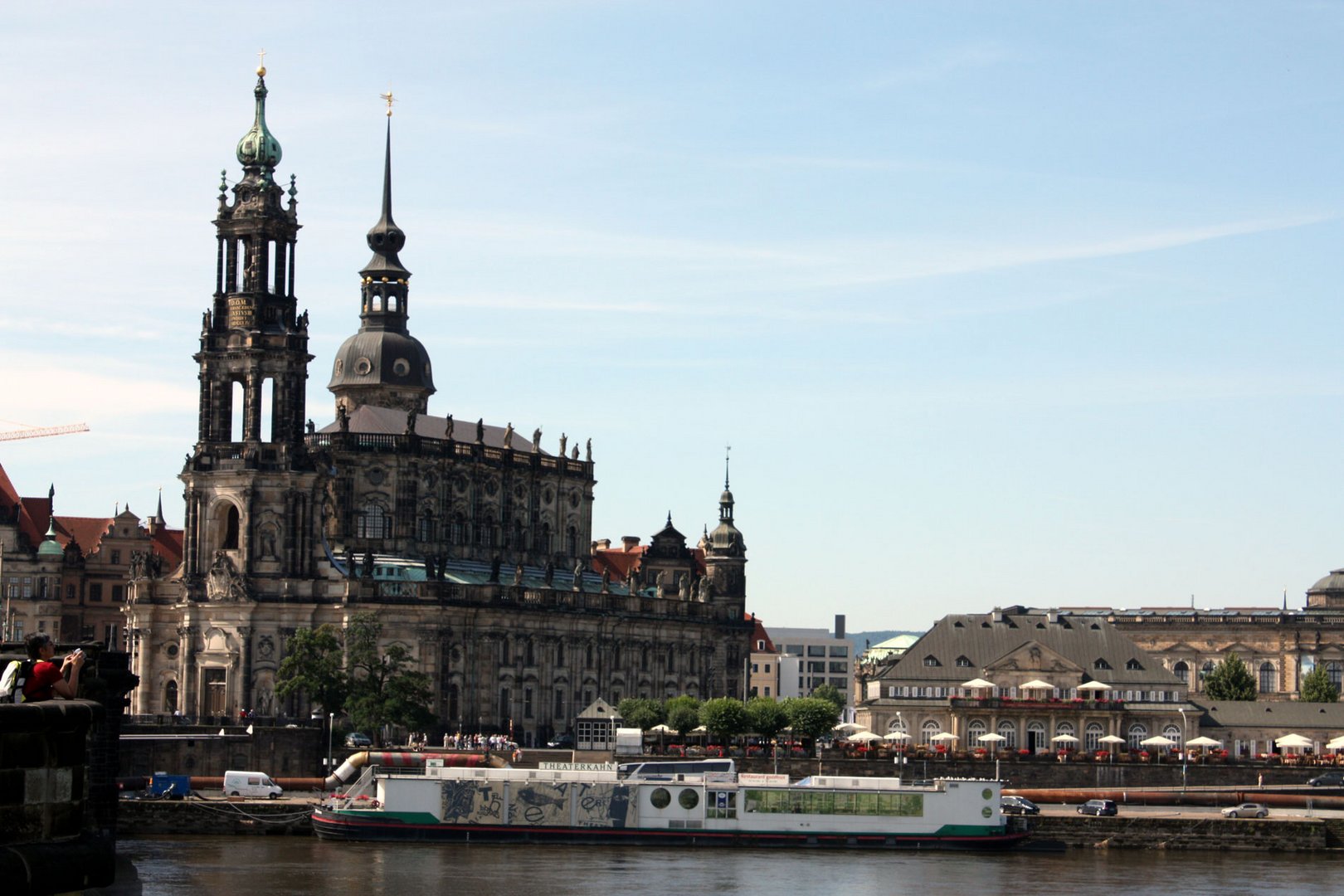 Hofkirche am anderen Ufer der Elbe