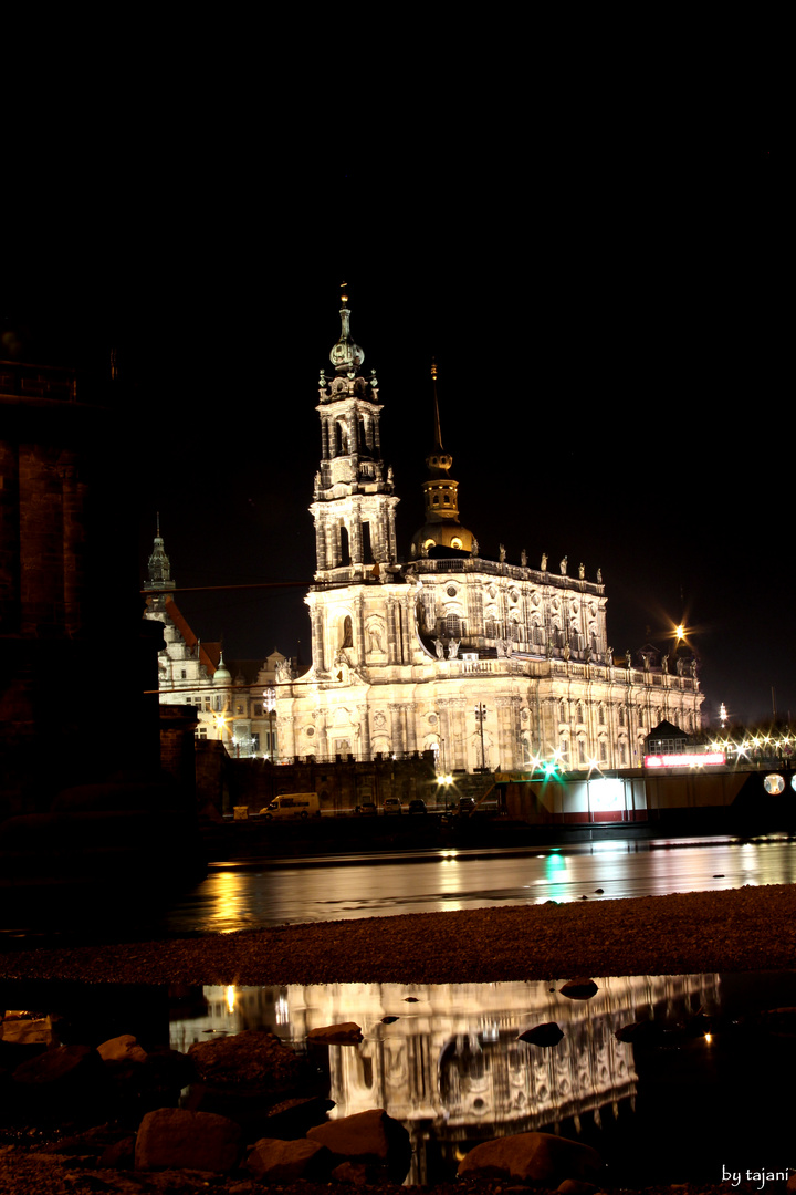 Hofkirche bei Nacht