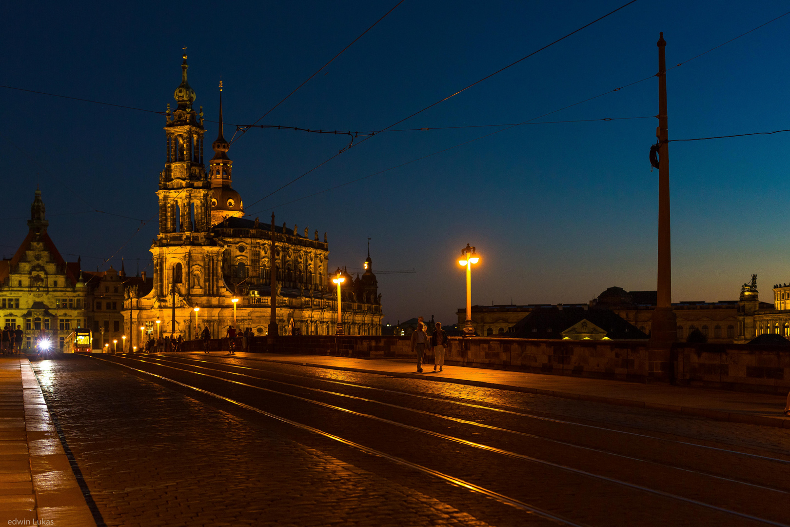 Hofkirche bei Nacht