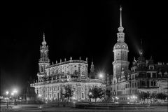 Hofkirche mit Schlossturm und Reiterdenkmal