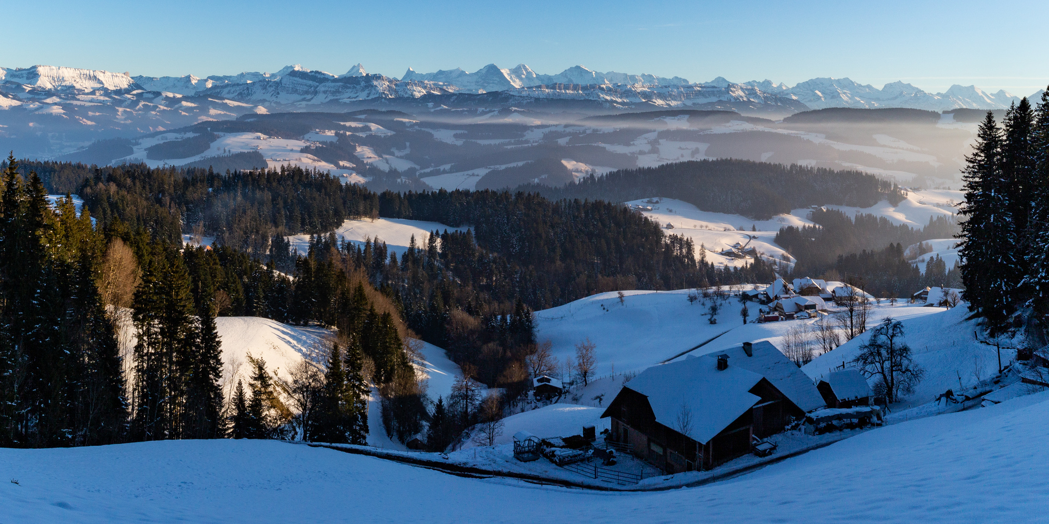 "Hogerland" Emmental und Berner Alpen im Winter