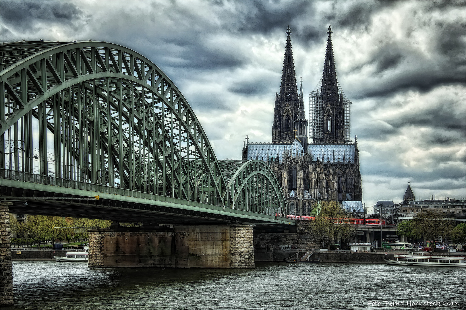 Hohe Domkirche St. Petrus zu Köln ... Fernwärme braucht auch der Dom