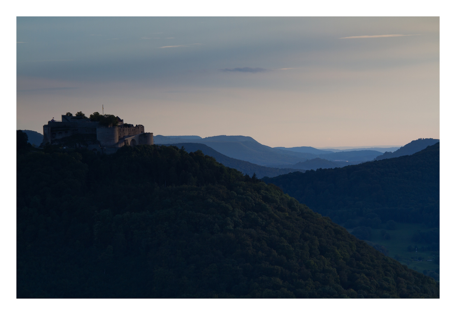 Hohen Neuffen an der blauen Mauer