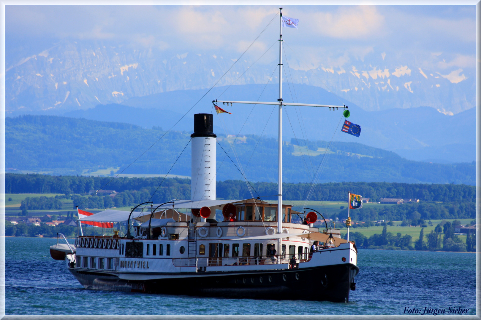 Hohentwiel mit Kurs auf Meersburg. Cap sur Meersburg