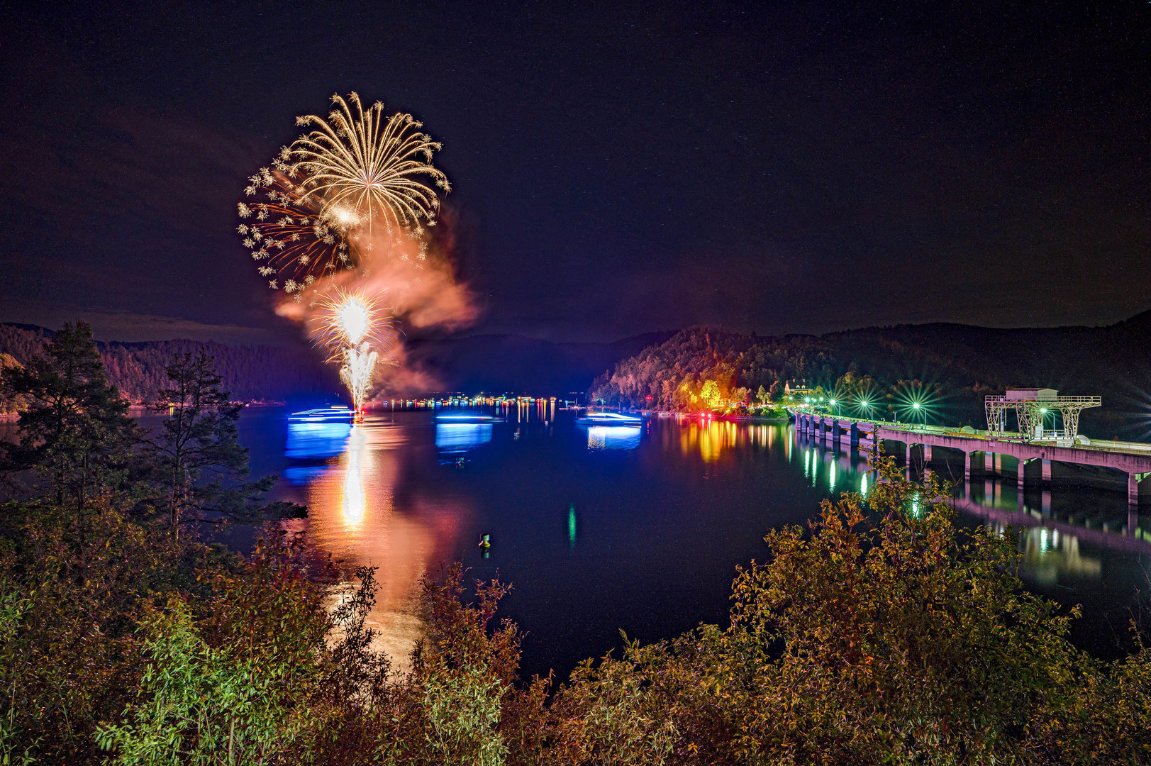 Hohenwartestausee in Flammen