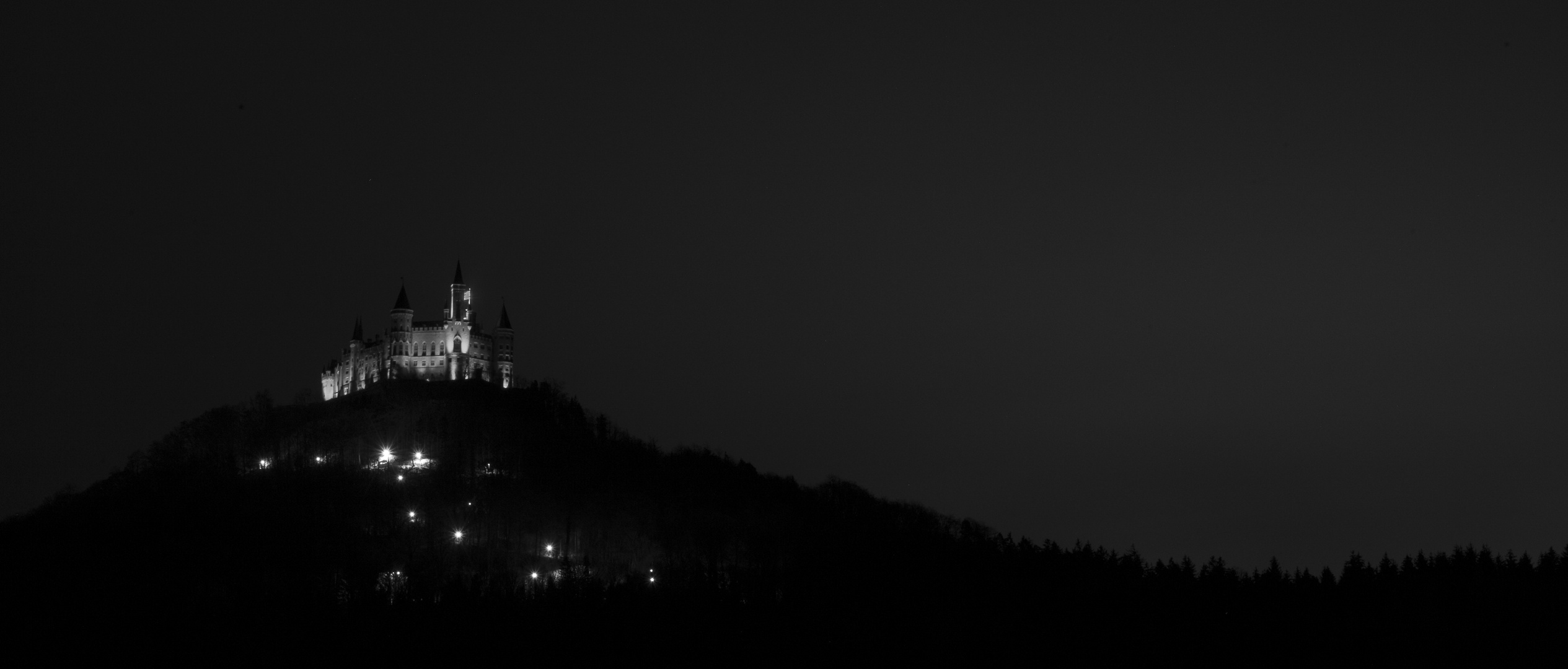 Hohenzollern bei Nacht