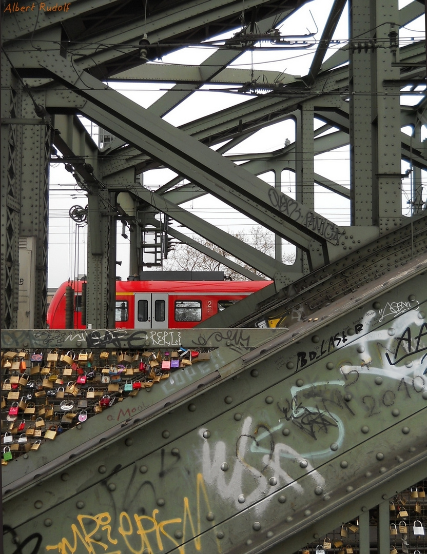 Hohenzollern-Brücke, Köln