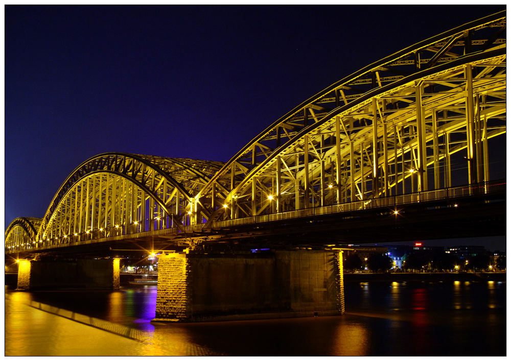 Hohenzollern Brücke (kurz vor Mitternacht)