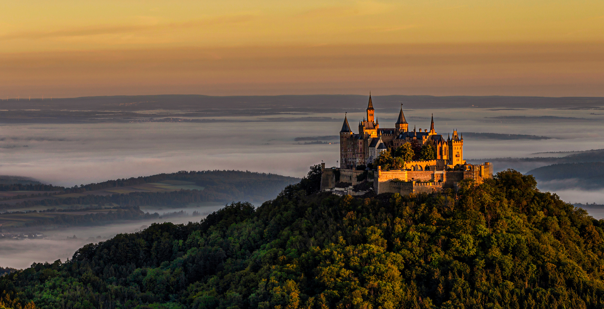 Hohenzollern im Morgenlicht