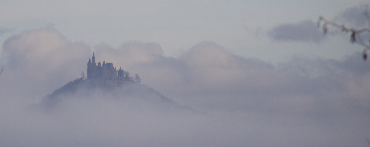 Hohenzollern im Nebel