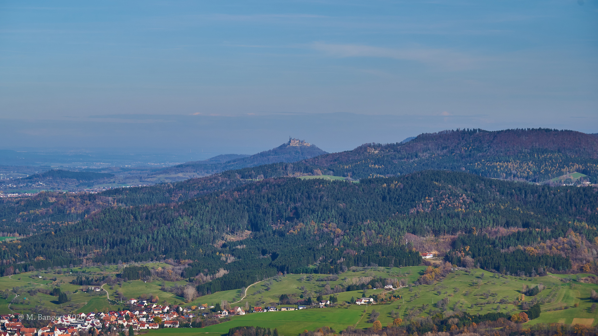 Hohenzollern vom Lochenstein aus