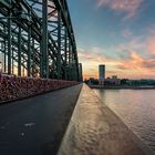 Hohenzollernbrücke am Morgen