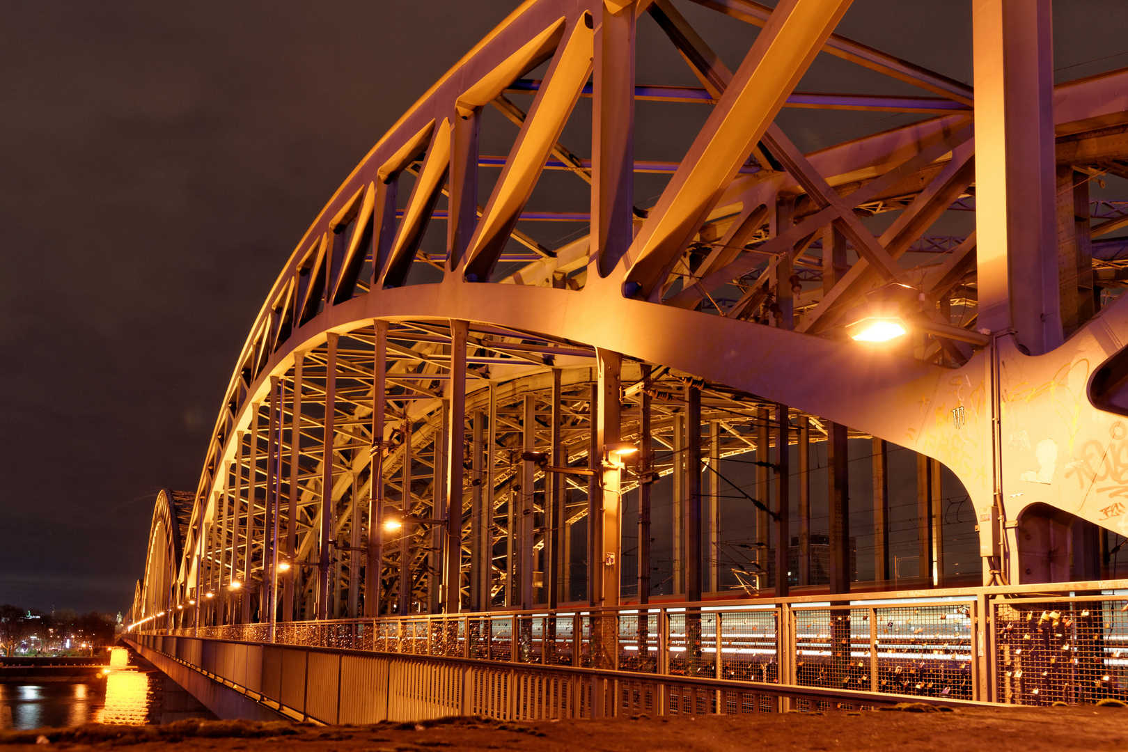 Hohenzollernbrücke at night