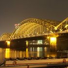 Hohenzollernbrücke bei Nacht