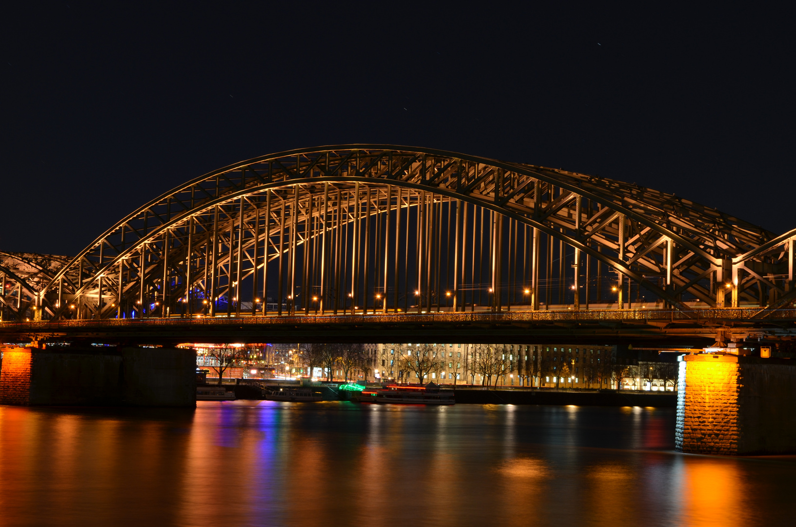 Hohenzollernbrücke bei Nacht 2