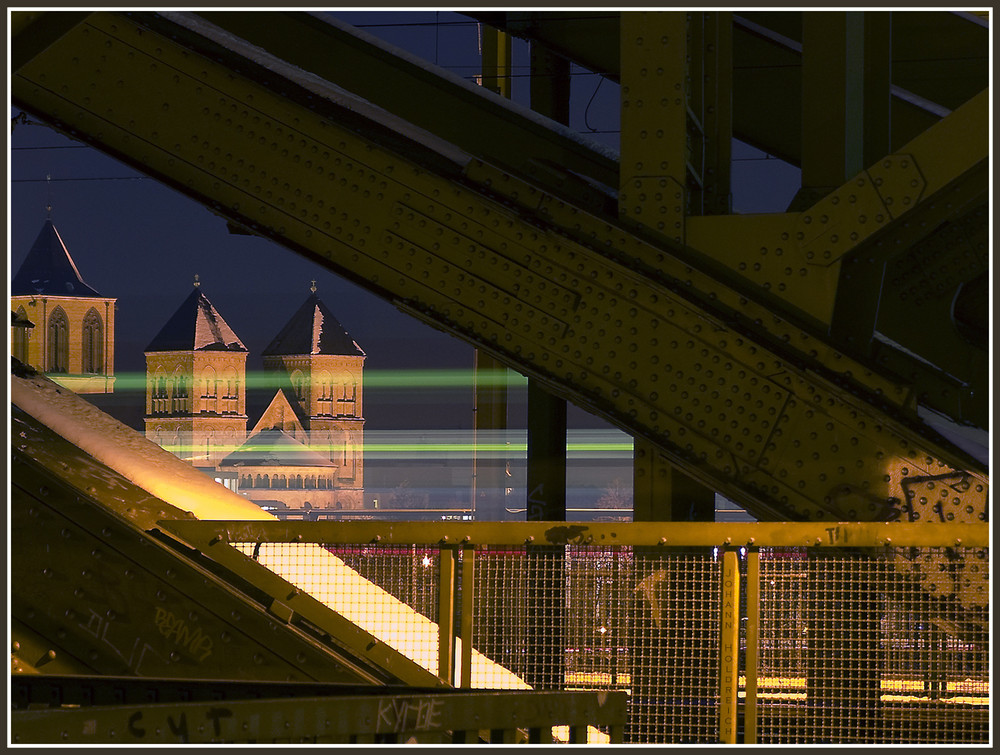 Hohenzollernbrücke bei Nacht 2009