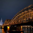 Hohenzollernbrücke bei Nacht