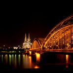 Hohenzollernbrücke bei Nacht