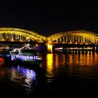 Hohenzollernbrücke bei Nacht