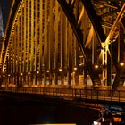 Hohenzollernbrücke bei Nacht