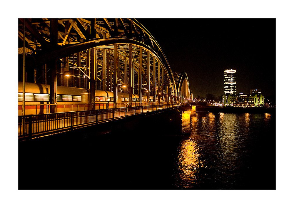 Hohenzollernbrücke in Köln