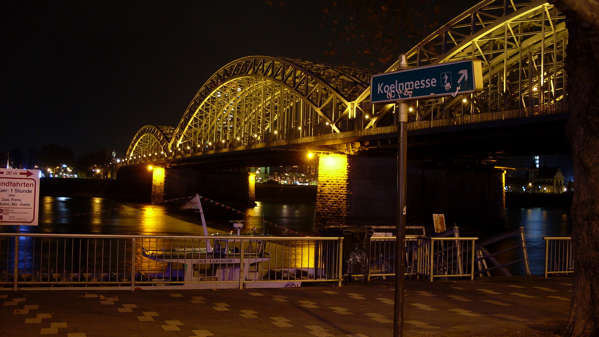 Hohenzollernbrücke in Köln