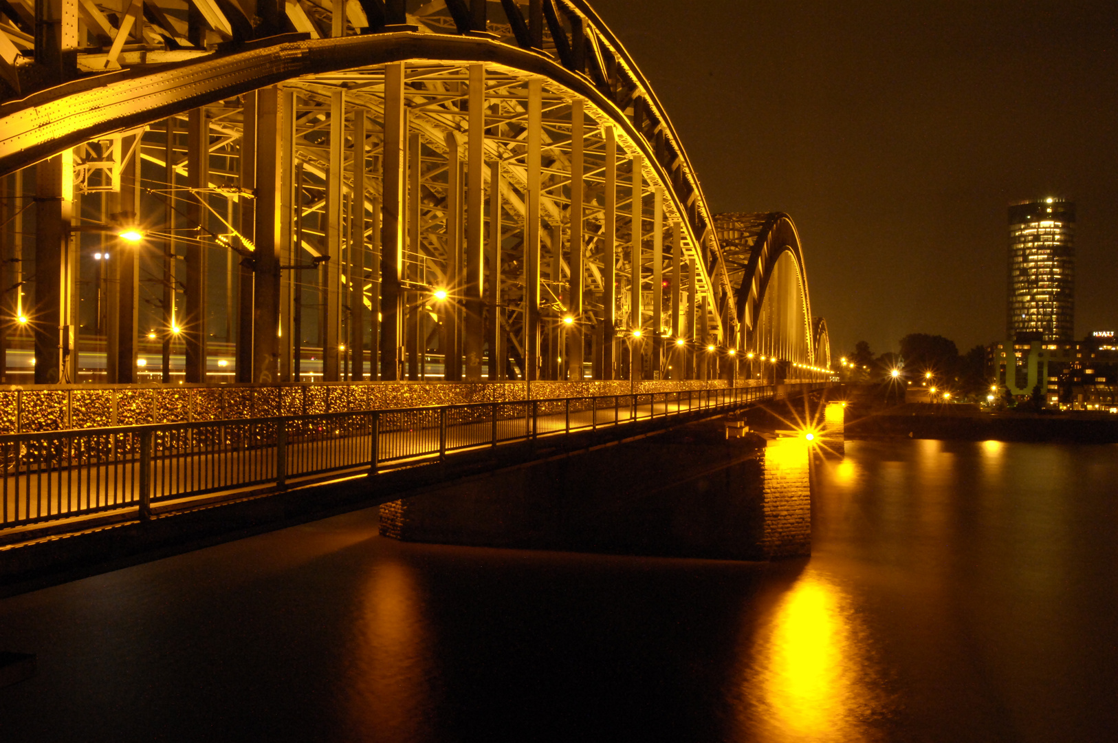 Hohenzollernbrücke in Köln