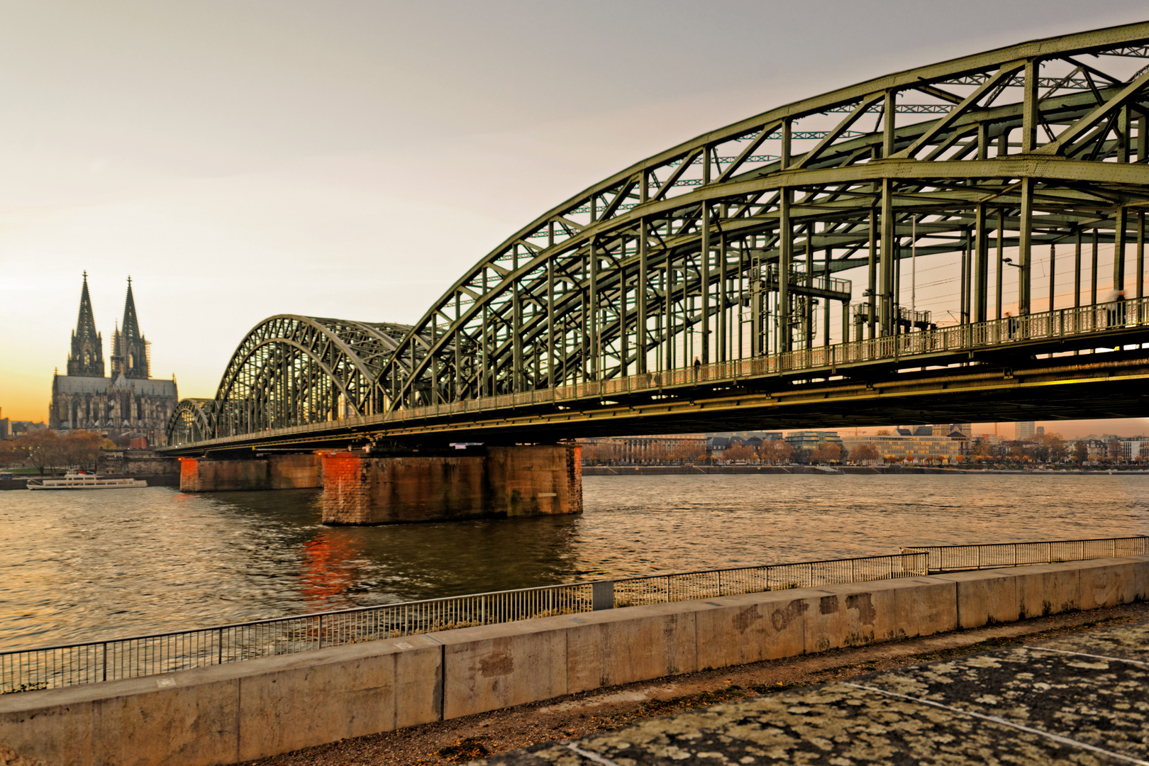 Hohenzollernbrücke, Köln