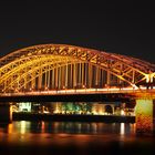 Hohenzollernbrücke Köln bei Nacht