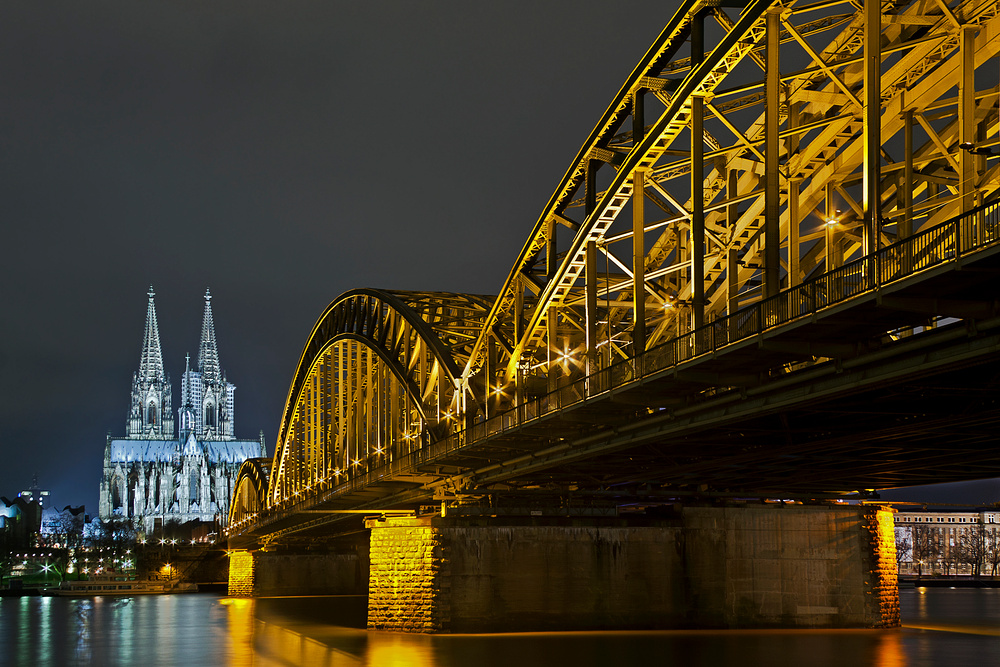 Hohenzollernbrücke--Kölner Dom-(2)