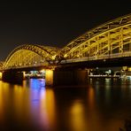 Hohenzollernbrücke mit Bahnhofskapelle