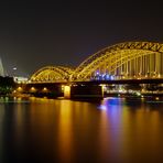 Hohenzollernbrücke mit Bahnhofskapelle - II