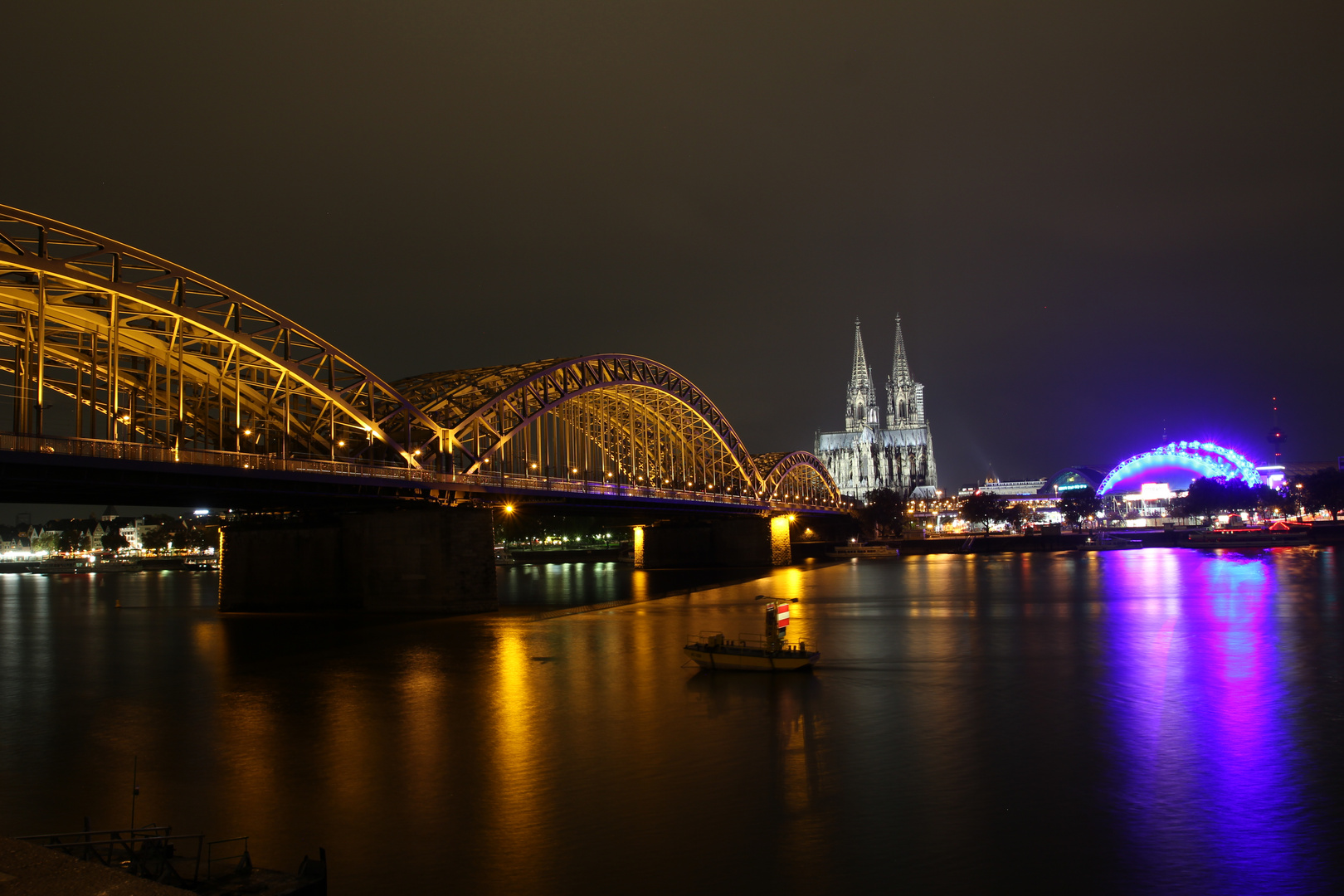 Hohenzollernbrücke mit Dom