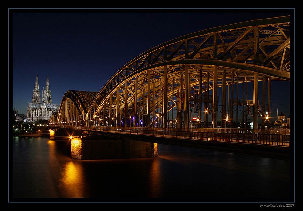 Hohenzollernbrücke mit Dom