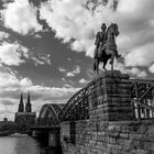 Hohenzollernbrücke mit Dom