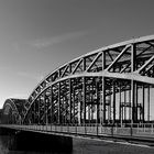 Hohenzollernbrücke mit Dom in Köln