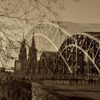 Hohenzollernbrücke mit Dom zu Köln