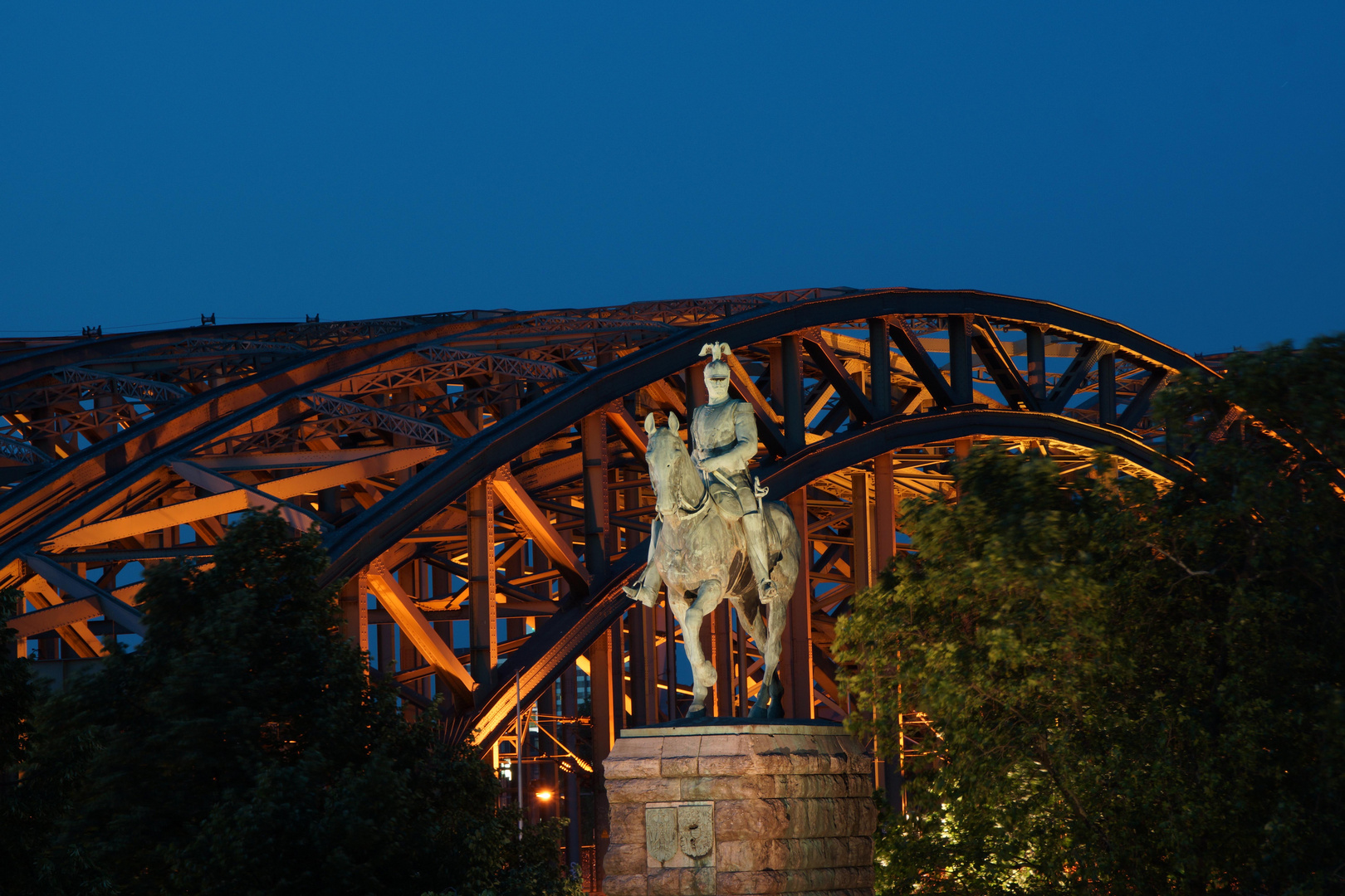 Hohenzollernbrücke mit Reiterdenkmal