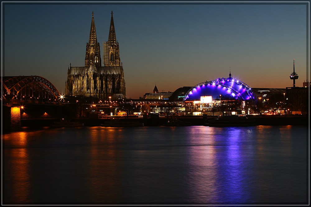 Hohenzollernbrücke Rheinabwärts