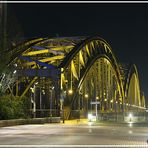 Hohenzollernbrücke und der Dom im Rücken