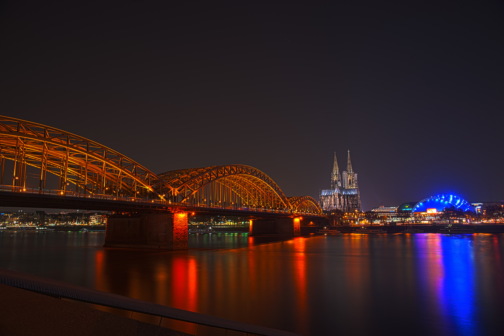 Hohenzollernbrücke und Dom Köln