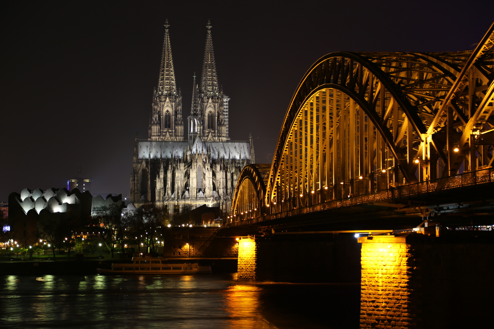 Hohenzollernbrücke und Dom zu Köln