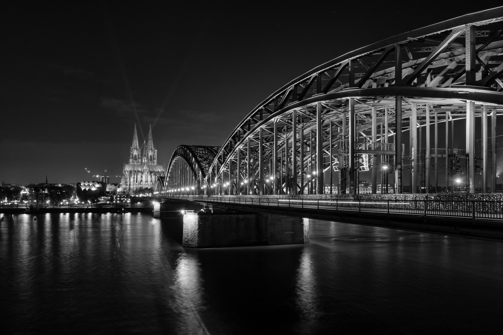  Hohenzollernbrücke  und Kölner Dom 2