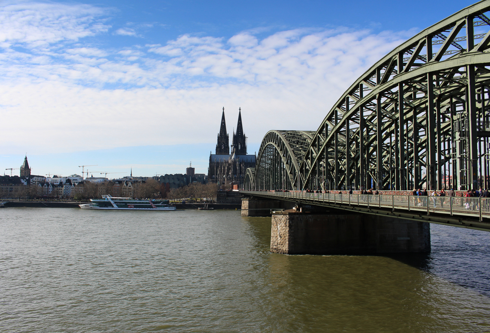 Hohenzollernbrücke und Kölner Dom