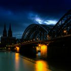 Hohenzollernbrücke zur blauen Stunde