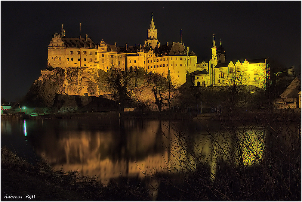Hohenzollernschloss bei Nacht