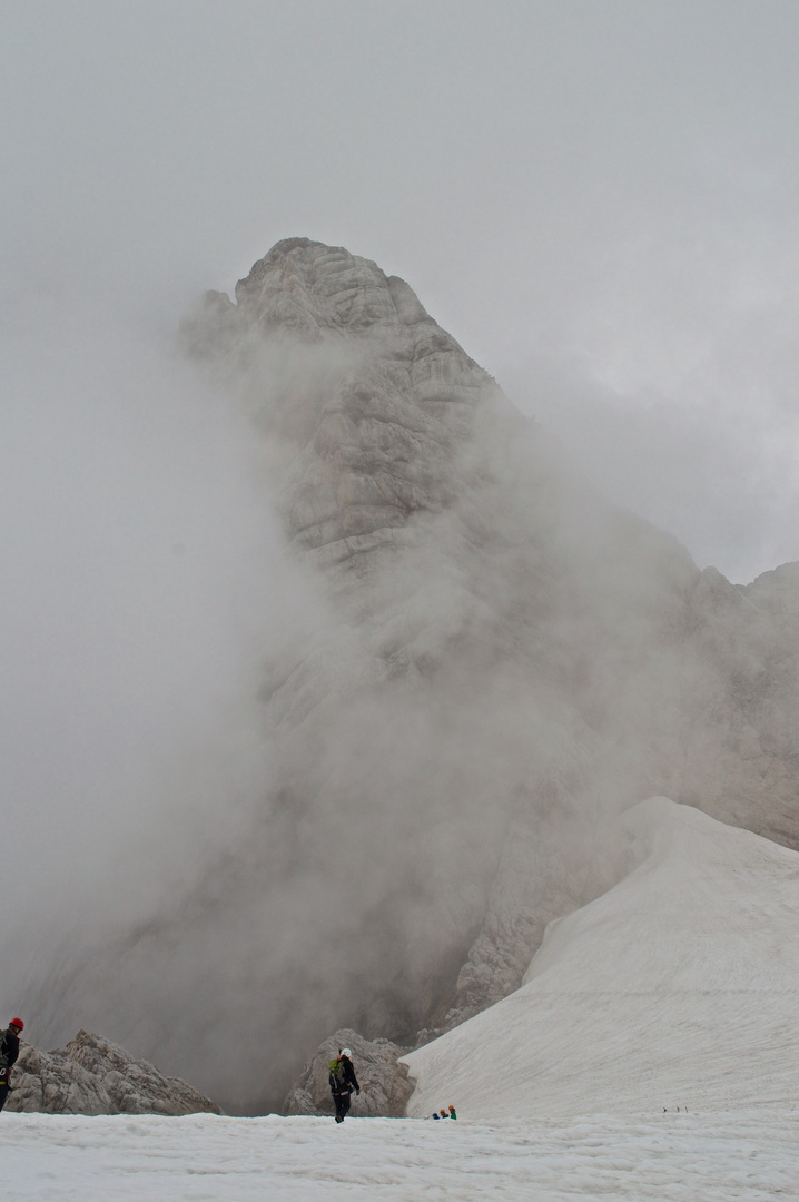 Hoher Dachstein im Nebel